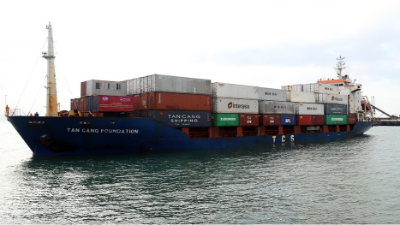 New container shipping route launched between Vung Ang and Hai Phong