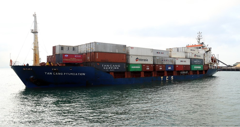 New container shipping route launched between Vung Ang and Hai Phong