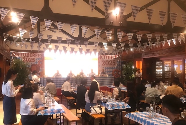 Quang cảnh buổi họp báo. Ảnh Ngô Anh Văn
