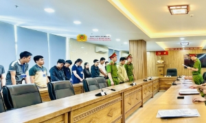 Nhân viên ngân hàng tiếp tay đường dây rửa tiền