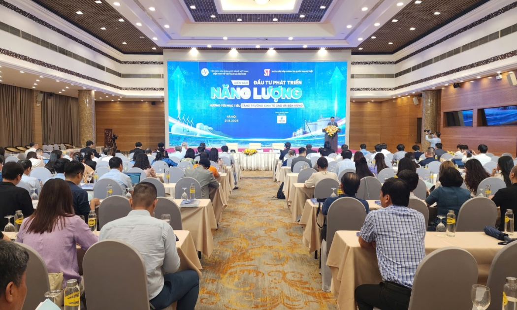 Toàn cảnh diễn đàn “Đầu tư và phát triển năng lượng hướng tới mục tiêu tăng trưởng kinh tế cao và bền vững”. Ảnh: Việt An.