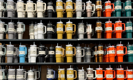 Cốc giữ nhiệt Stanley Quencher đã trở thành một cơn sốt mới.