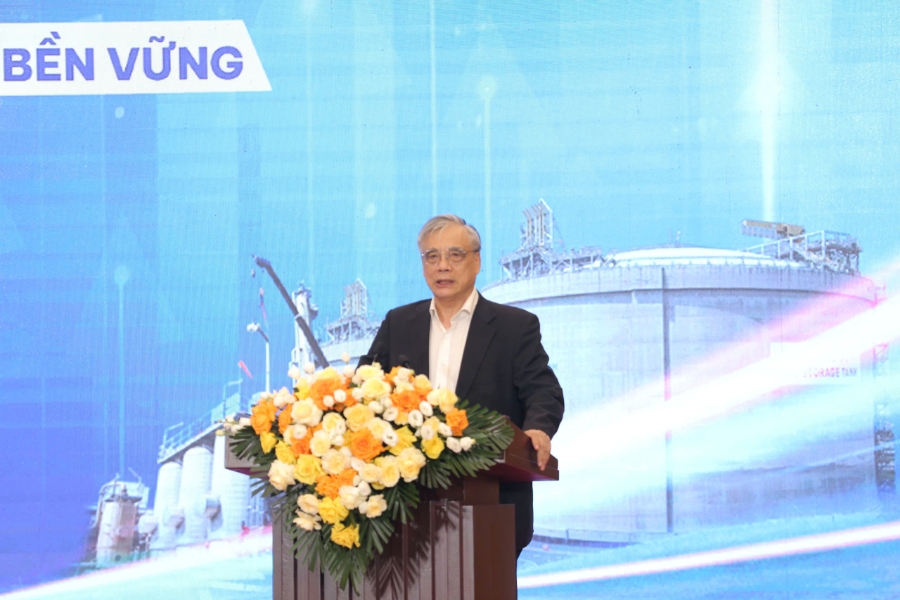 PGS. TS. Trần Đình Thiên, Thành viên Hội đồng Tư vấn chính sách của Thủ tướng, Nguyên Viện trưởng Viện Kinh tế Việt Nam phát biểu tại sự kiện. 