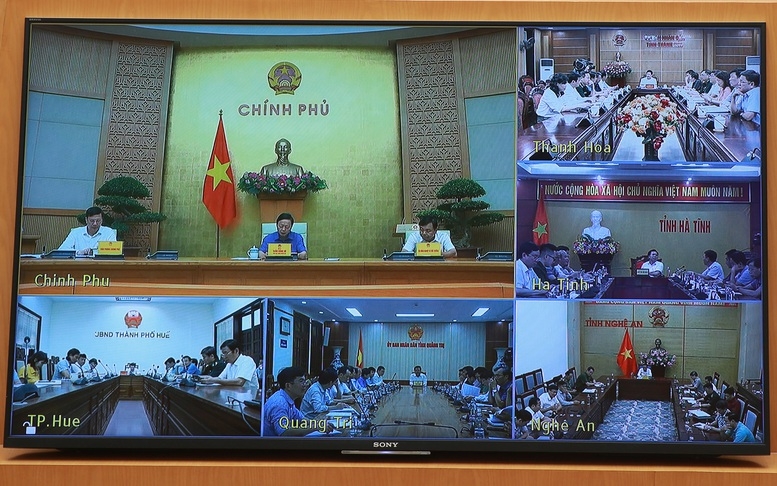 Lãnh đạo các bộ, ngành, địa phương báo cáo. Ảnh: Minh Khôi