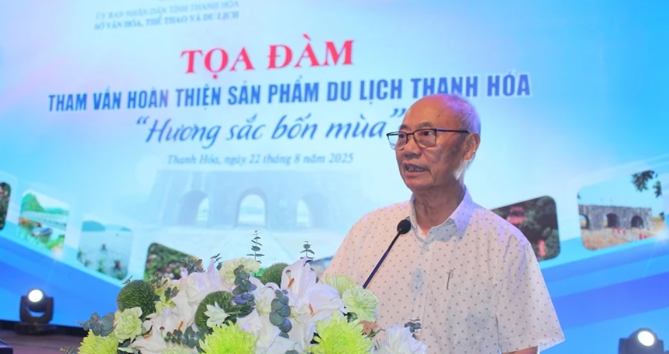 Chủ tịch Hiệp hội Du lịch Việt Nam Vũ Thế Bình phát biểu định hướng thảo luận tại tọa đàm.