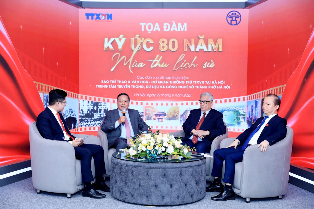Các diễn giả tại tọa đàm “Ký ức 80 năm - Mùa thu lịch sử” tổ chức vào ngày 22/8 tại Hà Nội. (Ảnh: Linh Phạm)