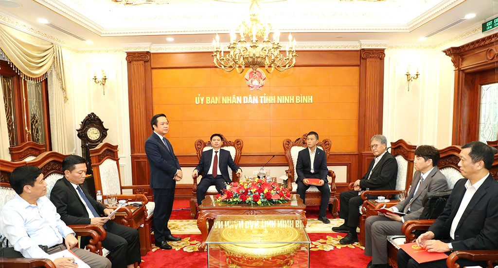 Authorities of northern Ninh Binh province meet representatives from Japanese enterprises. (Photo: Ninh 
Binh newspaper)
