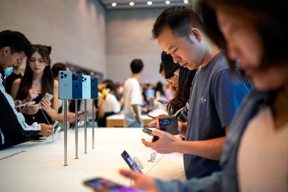 Lượng tiêu tụ các sản phẩm iPhone của Apple đã vươn lên vị trí thứ 2 tại Việt Nam. Ảnh minh họa