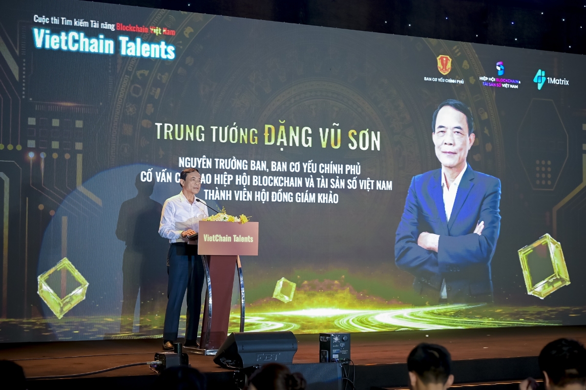 Trung tướng Đặng Vũ Sơn, Nguyên Trưởng ban, Ban Cơ yếu Chính phủ, Cố vấn cấp cao VBA, Giám khảo Cuộc thi VietChain Talents