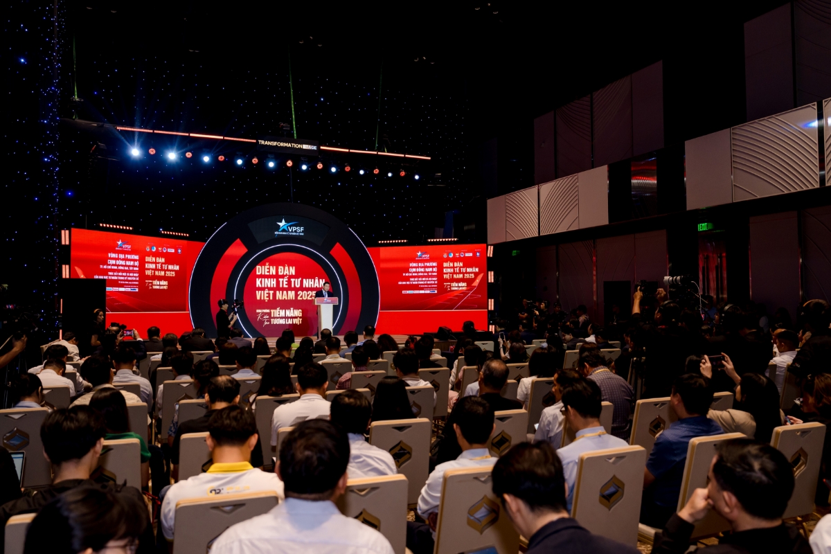 Vòng đối thoại địa phương cụm Đông Nam Bộ thuộc Diễn đàn Kinh tế tư nhân Việt Nam 2025 (VPSF 2025) diễn ra tại TP.HCM.
