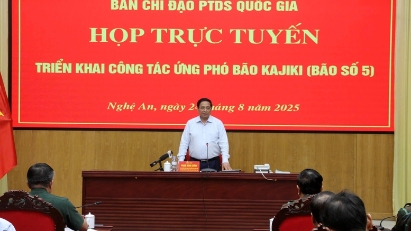 Thủ tướng trực tiếp kiểm tra, chỉ đạo ứng phó bão số 5 