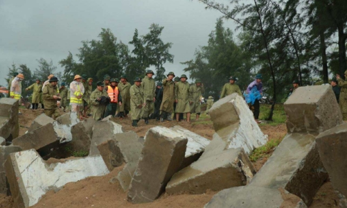 Bão số 5 diễn biến phức tạp, yêu cầu siết chặt kiểm soát an toàn cho người dân