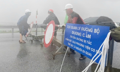 Cấm đường cao tốc, dừng đường sắt Bắc - Nam, hủy nhiều chuyến bay để ứng phó siêu bão