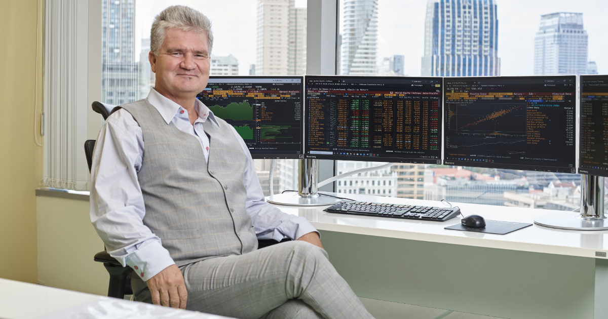 "Cá mập" Pyn Elite báo lỗ trong tháng 10 do "ôm" toàn ngân hàng và VIX, FPT