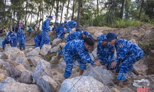 Thủ tướng yêu cầu triển khai quyết liệt công tác ứng phó bão số 5
