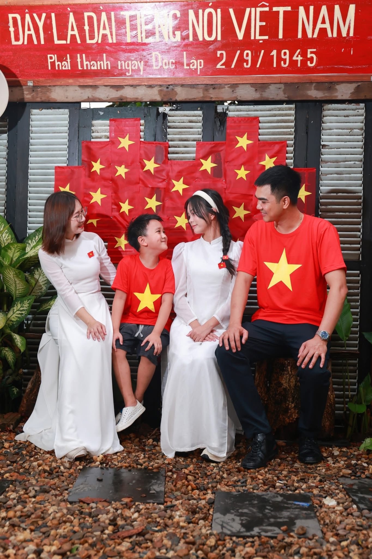 Thời trang yêu nước đã trở thành một hình thức biểu đạt gần gũi, nhất là với giới trẻ.