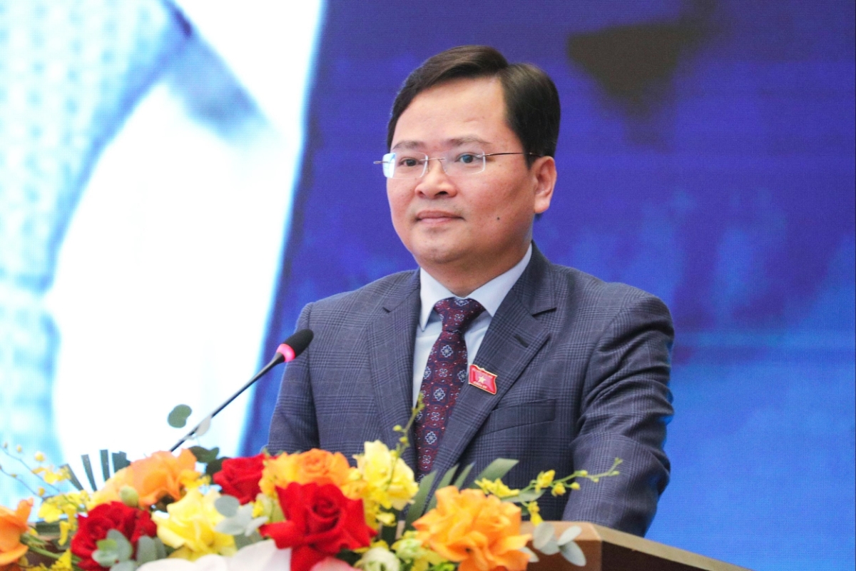 Phó trưởng Ban Chính sách, Chiến lược Trung ương, Chủ tịch Nhóm Đại biểu Quốc hội trẻ Nguyễn Anh Tuấn phát biểu khai mạc AIPA Roadshow tại Việt Nam. Ảnh: Đại biểu Nhân dân.