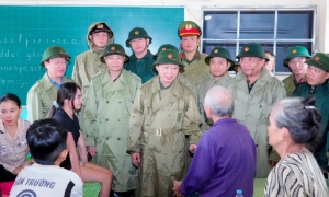 Khẩn trương bảo đảm lương thực, nước uống cho khu vực nguy cơ cô lập do bão số 5