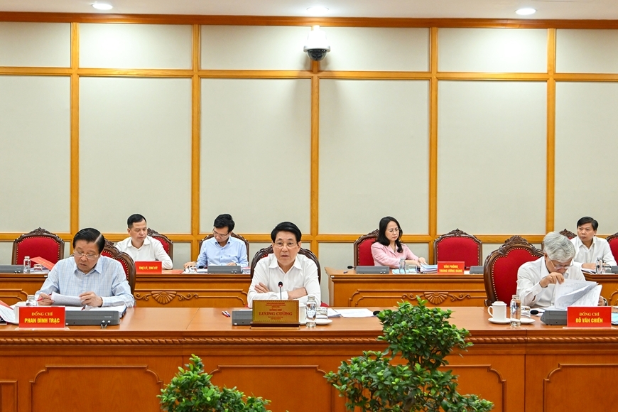 Chủ tịch nước Lương Cường chủ trì làm việc với Ban Thường vụ Tỉnh ủy Điện Biên và Ban Thường vụ Tỉnh ủy Gia Lai .