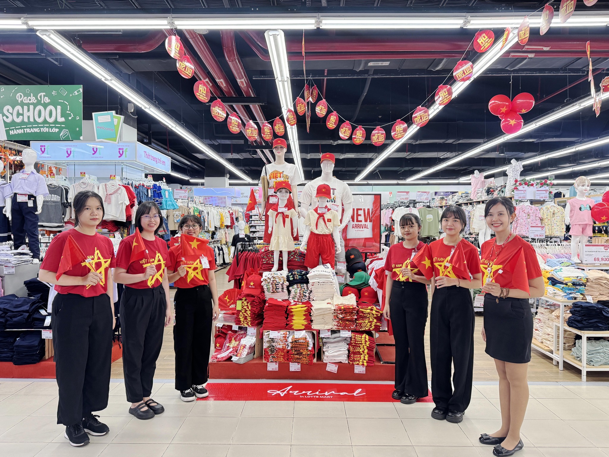 Hệ thống siêu thị Lotte Mart cũng triển khai chương trình khuyến mãi “Mừng kỷ niệm 80 năm Quốc khánh 2/9”.