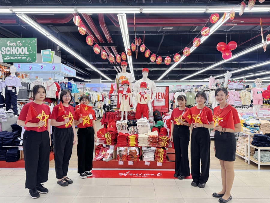 Hệ thống siêu thị Lotte Mart cũng triển khai chương trình khuyến mãi “Mừng kỷ niệm 80 năm Quốc khánh 2/9”.
