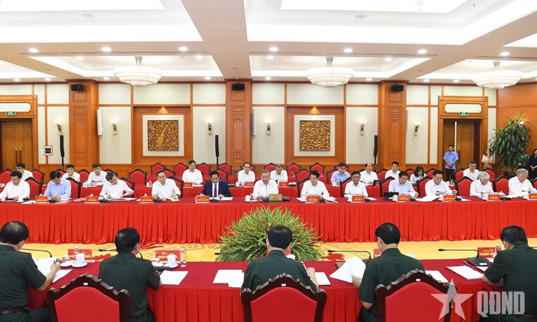 Bộ Chính trị làm việc với Ban Thường vụ Quân ủy Trung ương.Ảnh: QĐND