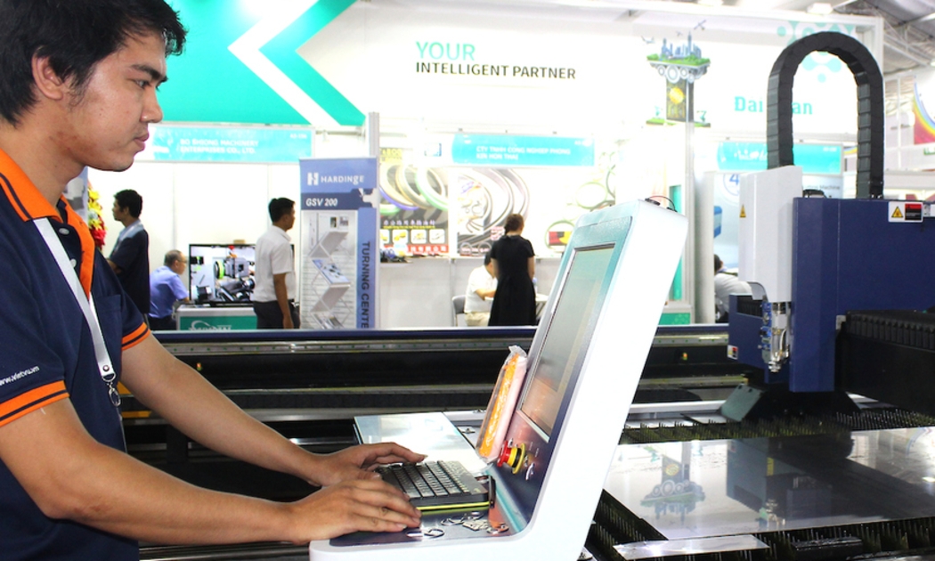 Nhu cầu nhân lực cho thương mại điện tử tăng trưởng 30–40% mỗi năm.