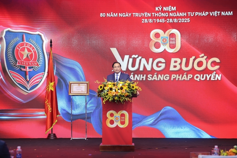 Thủ tướng Phạm Minh Chính dự lễ Kỷ niệm 80 năm ngày truyền thống ngành Tư pháp (28/8/1945 - 28/8/2025) và Đại hội thi đua yêu nước ngành Tư pháp lần thứ VI. Ảnh: VGP
