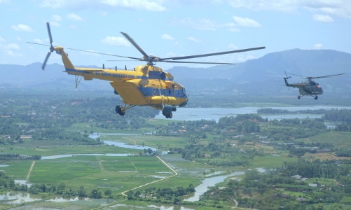 Quân đội chuẩn bị 5 máy bay, 15 tấn nhu yếu phẩm tiếp sức miền trung chống bão số 5