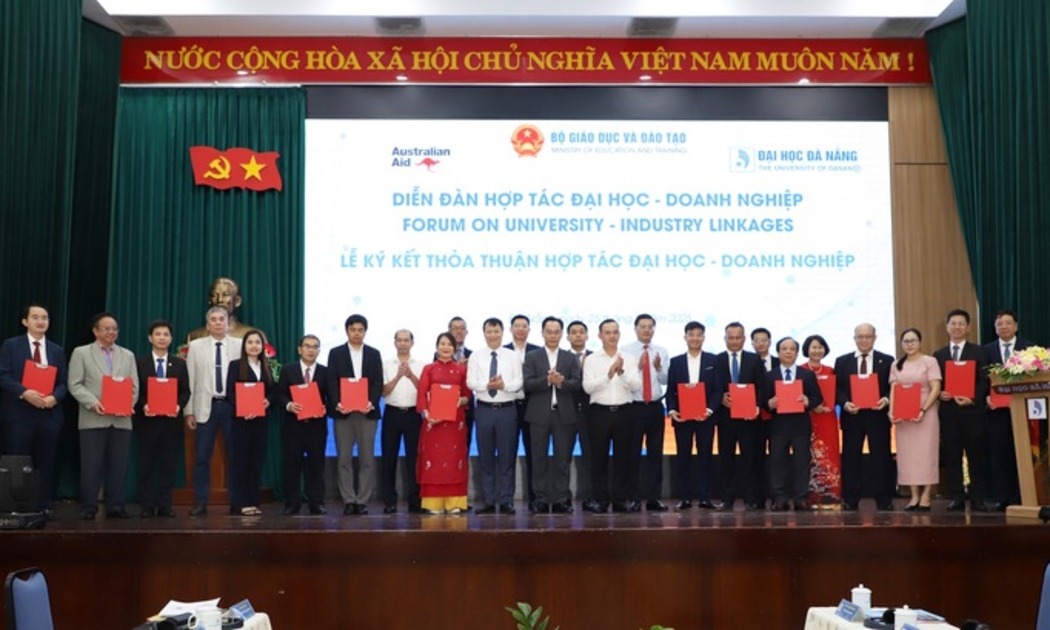 Các trường đại học và các tập đoàn, doanh nghiệp ký kết hợp tác trong đào tạo và nghiên cứu công nghệ cao, công nghệ chiến lược - Ảnh VP/Nhật Anh.