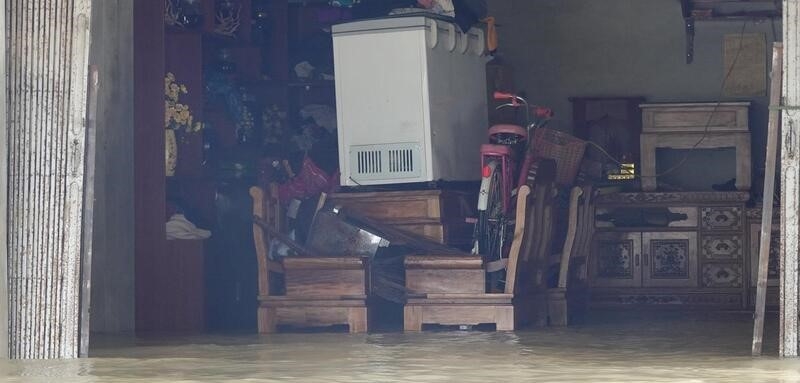 Đồ điện tử, điện lạnh được ưu tiên kê lên chỗ cao, đồ vật khác không kịp di chuyển