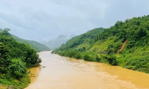 Thanh Hóa báo động lũ trên nhiều sông, chỉ đạo hộ đê khẩn cấp