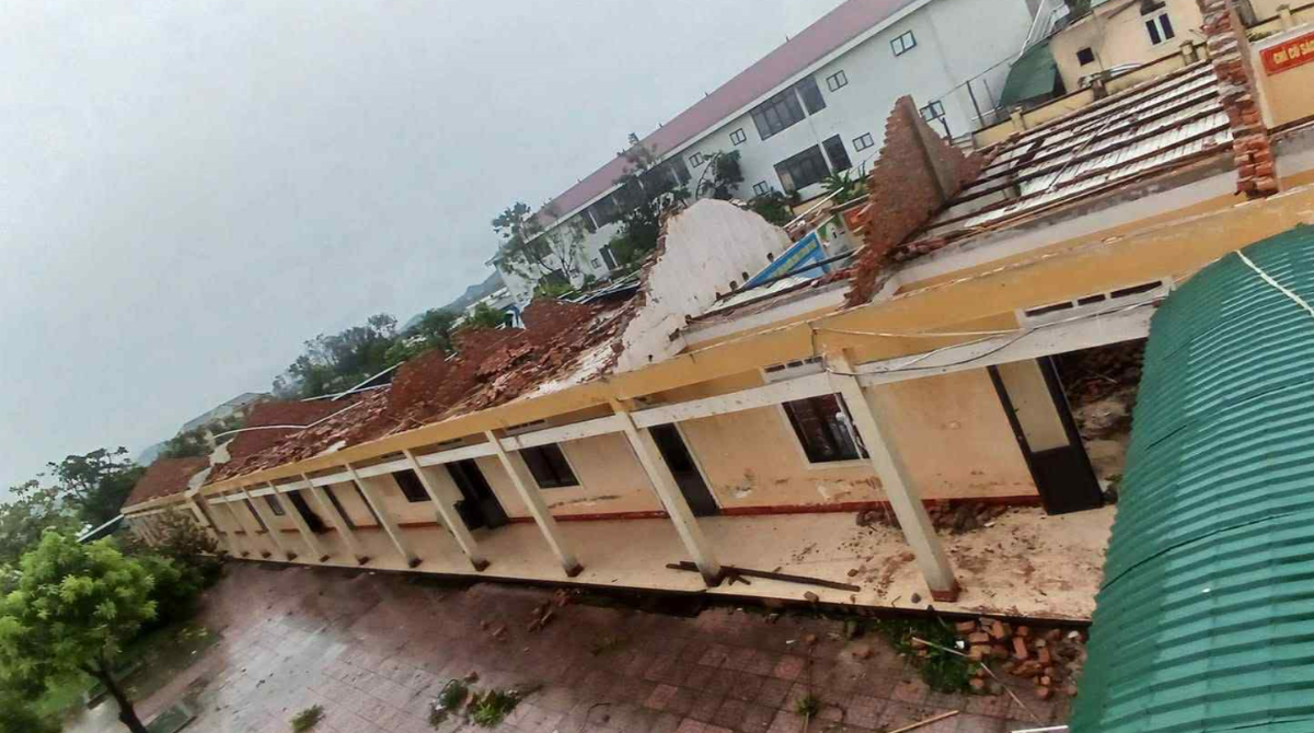 Trường THCS Sơn Lộc, xã Xuân Lộc (Hà Tĩnh) tan hoang sau bão