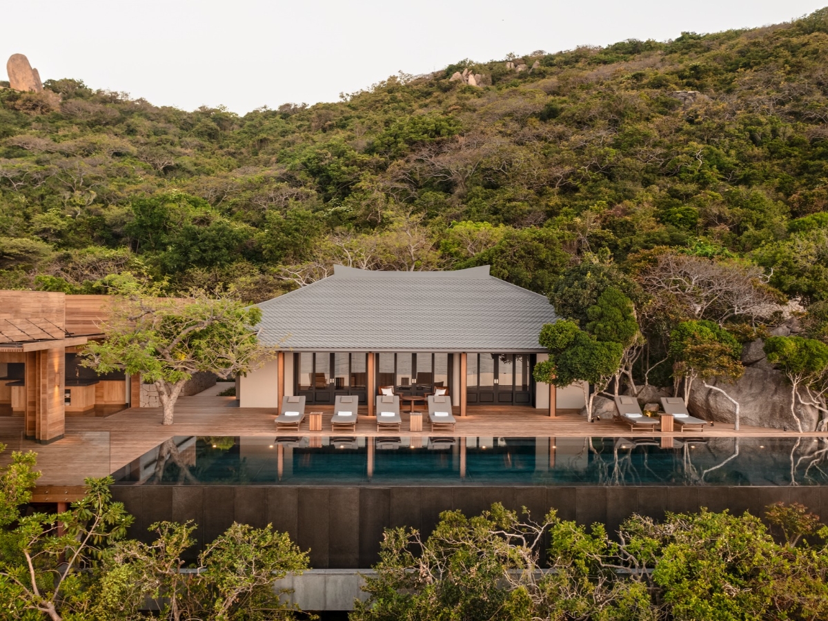 Du lịch&nbsp;Khánh Hòa có nhiều điều kiện để đón du khách thượng lưu.