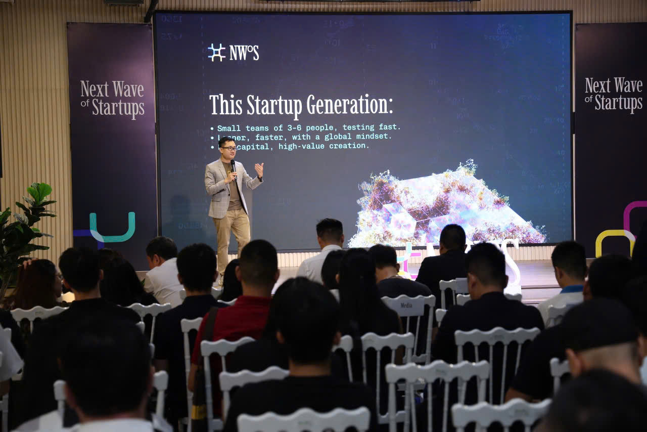 Mr. Nguyen Dinh Quy, Head of the Organizing Committee of the Next Wave of Startups (NWoS), said that a new generation of lean start-ups - small, agile teams of three to six people creating high value with limited resources - is beginning to emerge. The NWoS competition is an effort to support this 'wave'.