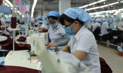 Doanh nghiệp được làm thêm đến 300 giờ một năm trong trường hợp nào?