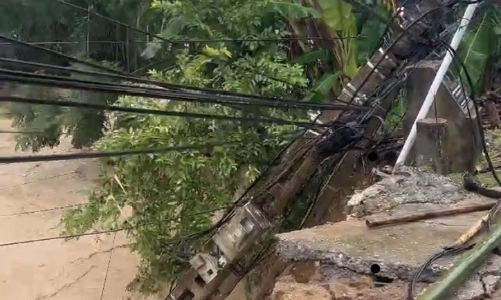 Bộ Công Thương yêu cầu sớm cấp điện trở lại cho các vùng bị ảnh hưởng bởi cơn bão số 5