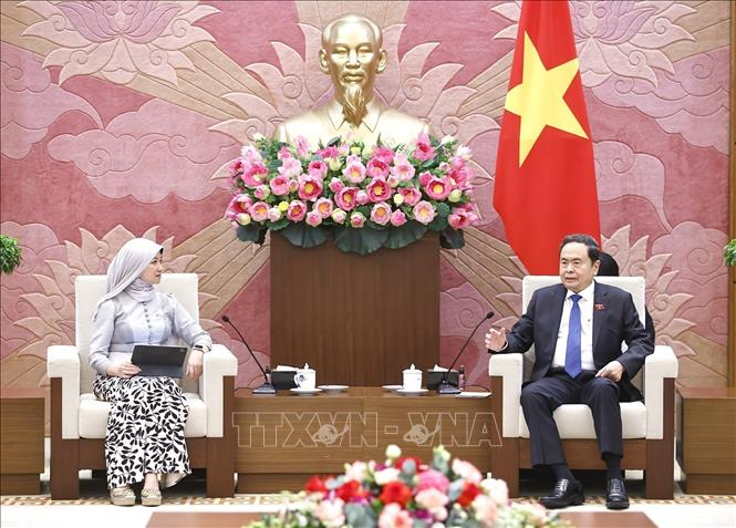 Chủ tịch Quốc hội Trần Thanh Mẫn tiếp Tổng Thư ký AIPA Siti Rozaimeriyanty Dato Haji Abdul Rahman vào chiều ngày 25/8 tại Nhà Quố hội. Ảnh: TTXVN