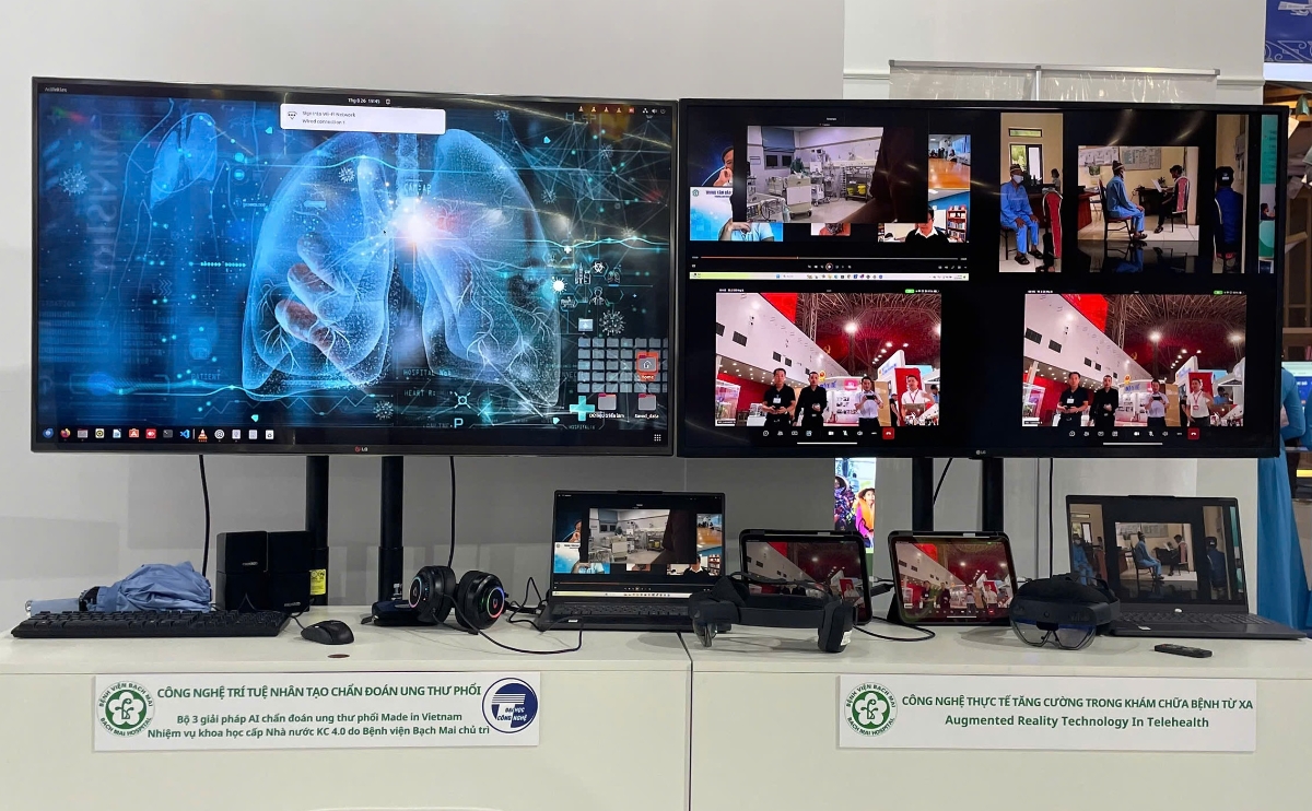 Khu vực giới thiệu và trải nghiệm Phần mềm ứng dụng AI trong chẩn đoán ung thư phổi tại gian triển lãm của Bộ y tế.