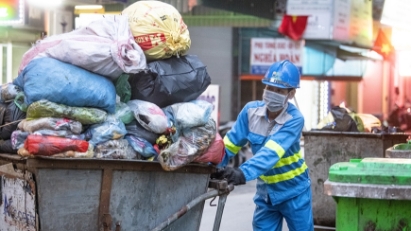 Cân nhắc lộ trình tăng giá dịch vụ thu gom xử lý rác thải tại Hà Nội