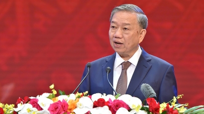 Bộ Chính trị ban hành Nghị quyết về đột phá phát triển giáo dục và đào tạo 