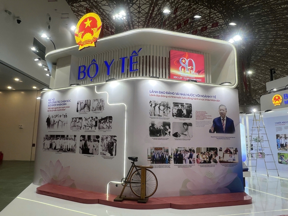 Gian trưng bày Bộ Y tế mang chủ đề “Y tế Việt Nam - Hành trình 80 năm vì sức khỏe Nhân dân”.