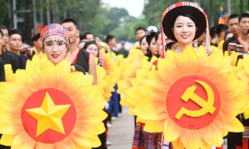 [Phóng sự ảnh] Các khối diễu binh, diễu hành đã sẵn sàng chuẩn bị sơ duyệt