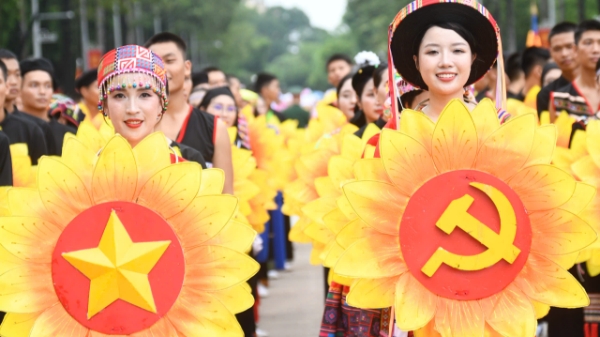 [Phóng sự ảnh] Các khối diễu binh, diễu hành đã sẵn sàng chuẩn bị sơ duyệt