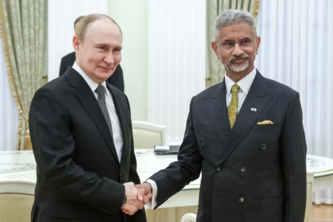 Tổng thống Nga Vladimir Putin (trái) tiếp Ngoại trưởng Ấn Độ Subrahmanyam Jaishankar tại Moscow, tháng 8/2025 - Ảnh: Sputnik/FT.