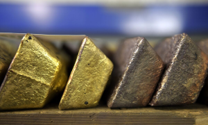Giá vàng bùng nổ qua mốc 3.700 USD/oz trong lúc chờ tin Fed