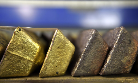 Giá vàng bùng nổ qua mốc 3.700 USD/oz trong lúc chờ tin Fed