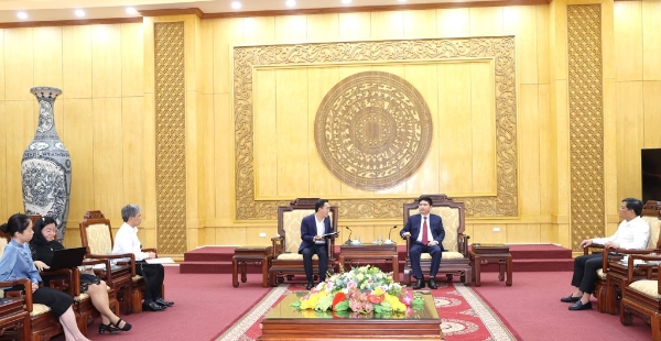 Bí thư Tỉnh ủy Ninh Bình Trương Quốc Huy làm việc với ông Trần Quốc Việt, Chủ tịch HĐQT kiêm Tổng Giám đốc Công ty Cổ phần Tập đoàn Địa ốc Cát Tường Group. Ảnh: Báo Ninh Bình