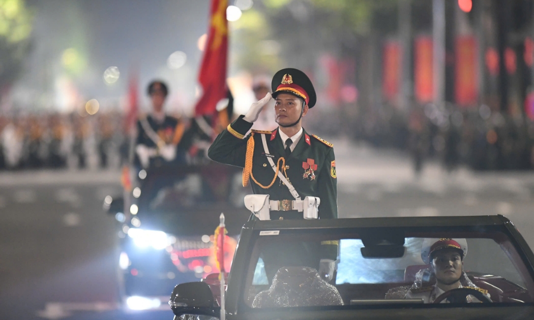 Đội hình diễu binh diễu hành hôm nay tái hiện một hành trình tầm vóc vĩ đại, giá trị to lớn của Cách mạng tháng Tám khai sinh ra nước Việt Nam dân chủ cộng hòa.