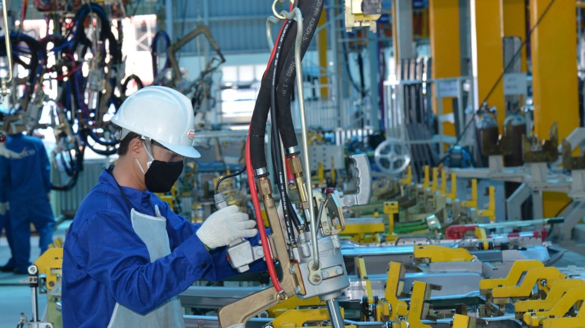 Các ứng dụng công nghệ như thiết kế và mô phỏng sản phẩm bằng AI, xây dựng bản sao song sinh ảo nhằm tối ưu hóa quy trình sản xuất. Ảnh minh họa